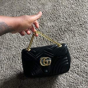 Gucci GG Marmont Medium💰